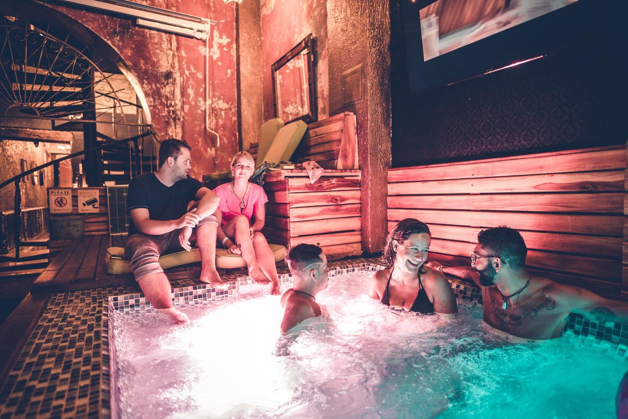 The Clock Hostel & Suites Cartagena ภายนอก รูปภาพ